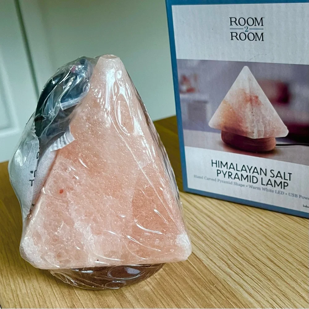 Pink Himalayan Salt Pyramid Lamp NWT